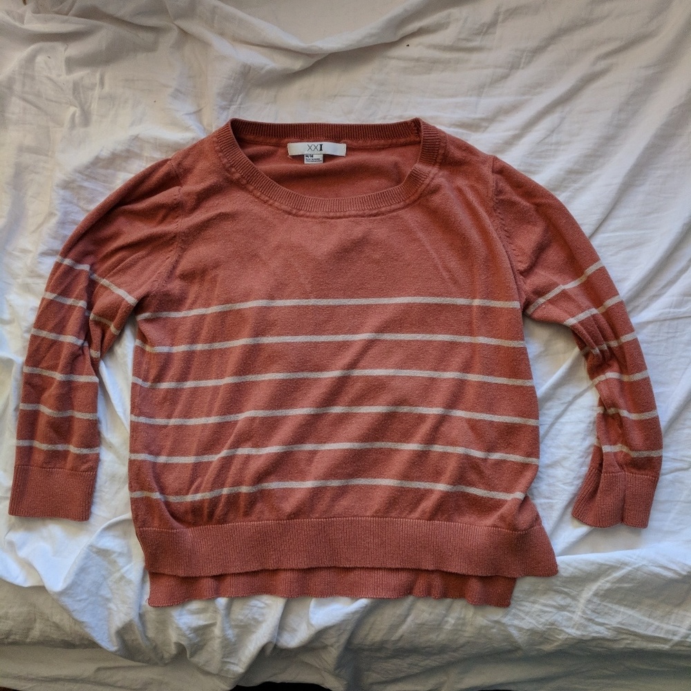STRIPED ORANGE SWEATER